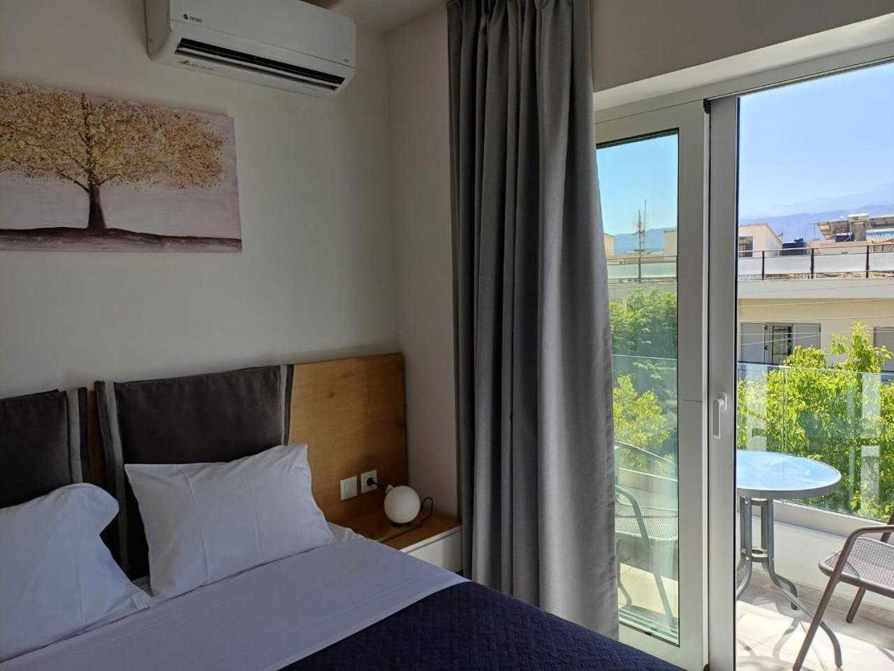 Deluxe City Hotel Chania  Exteriör bild