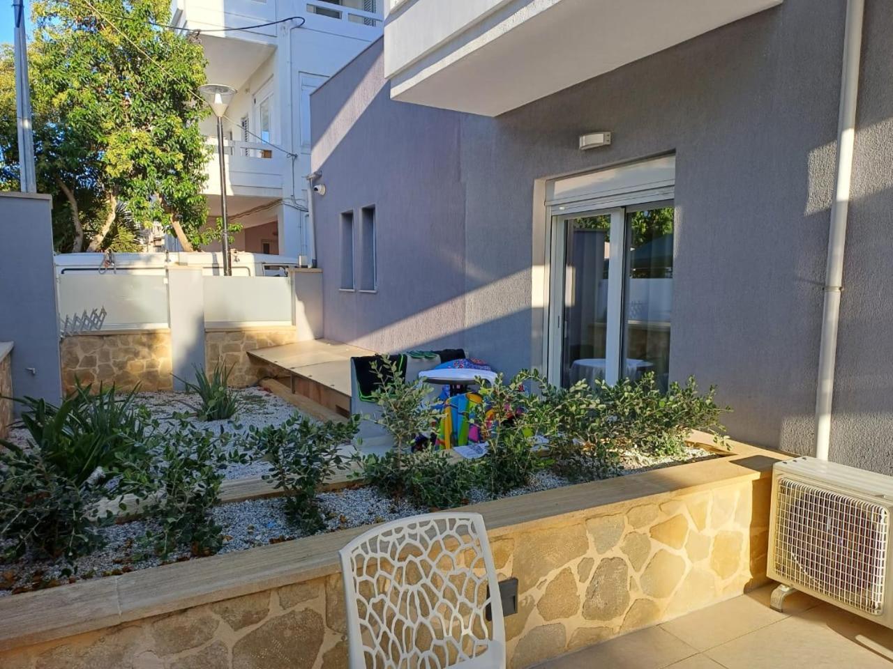 Deluxe City Hotel Chania  Exteriör bild